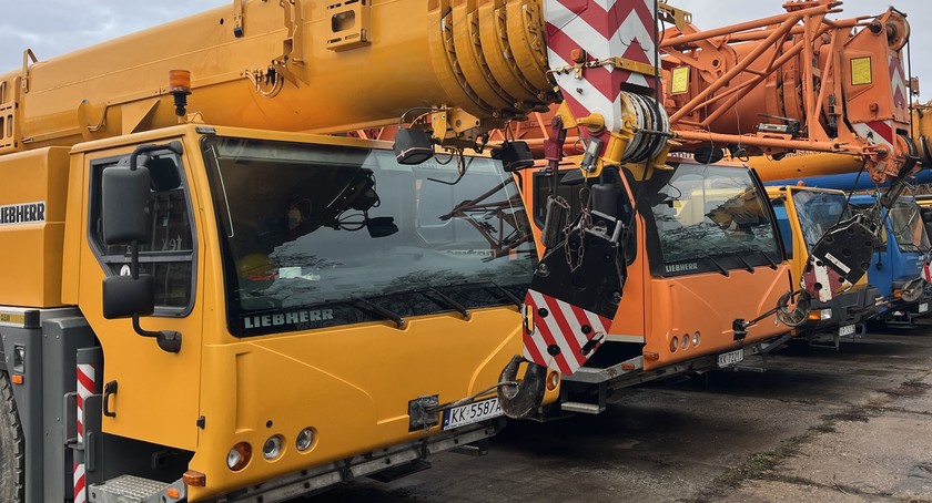 Nasz park maszynowy powiększył się o dwa nowe żurawie Liebherr LTM1055-3.2