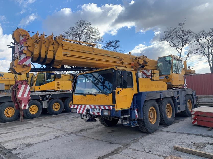 Liebherr LTM1050